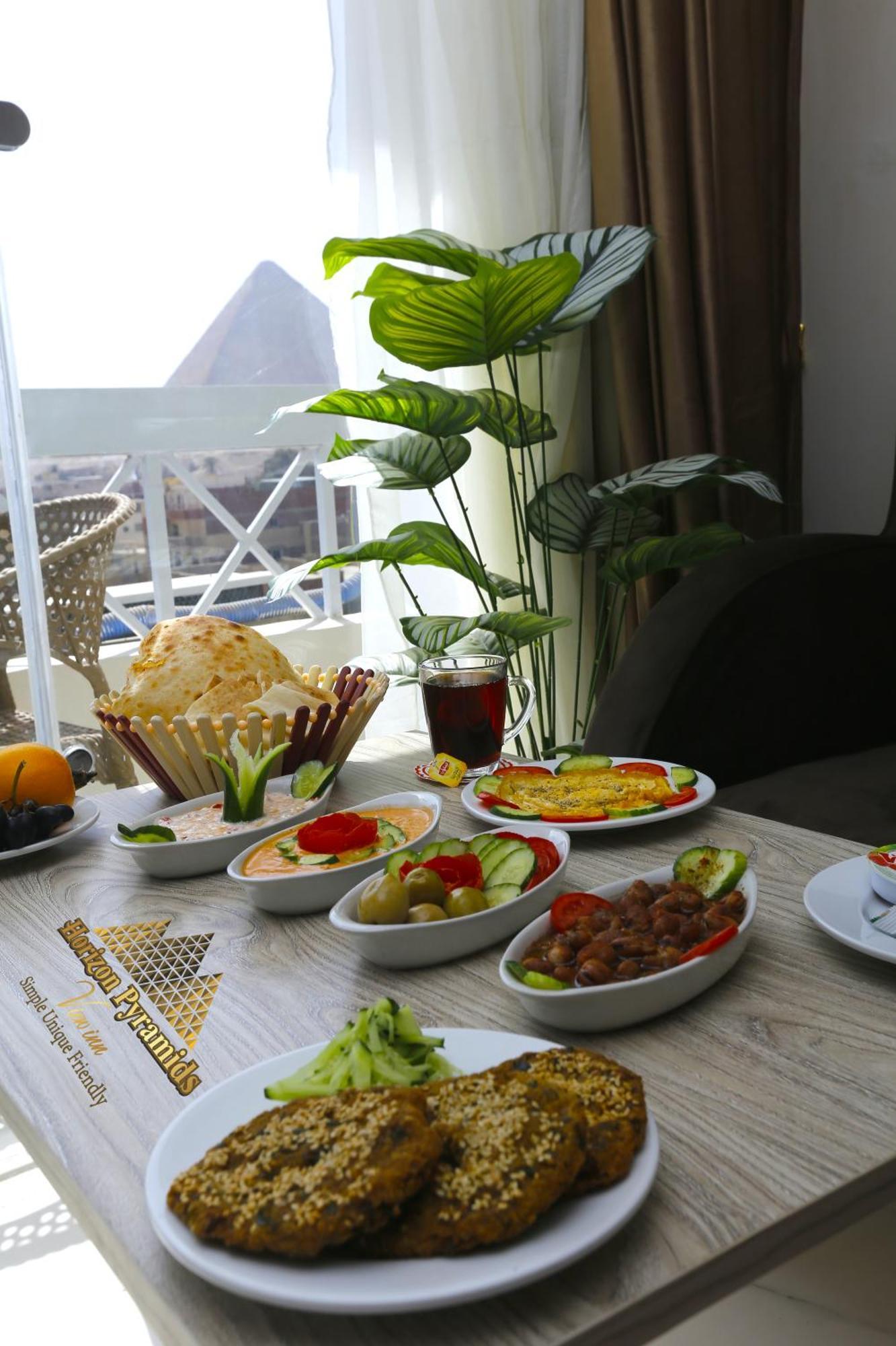 Horizon Pyramids View Inn Kafret el-Gabal エクステリア 写真